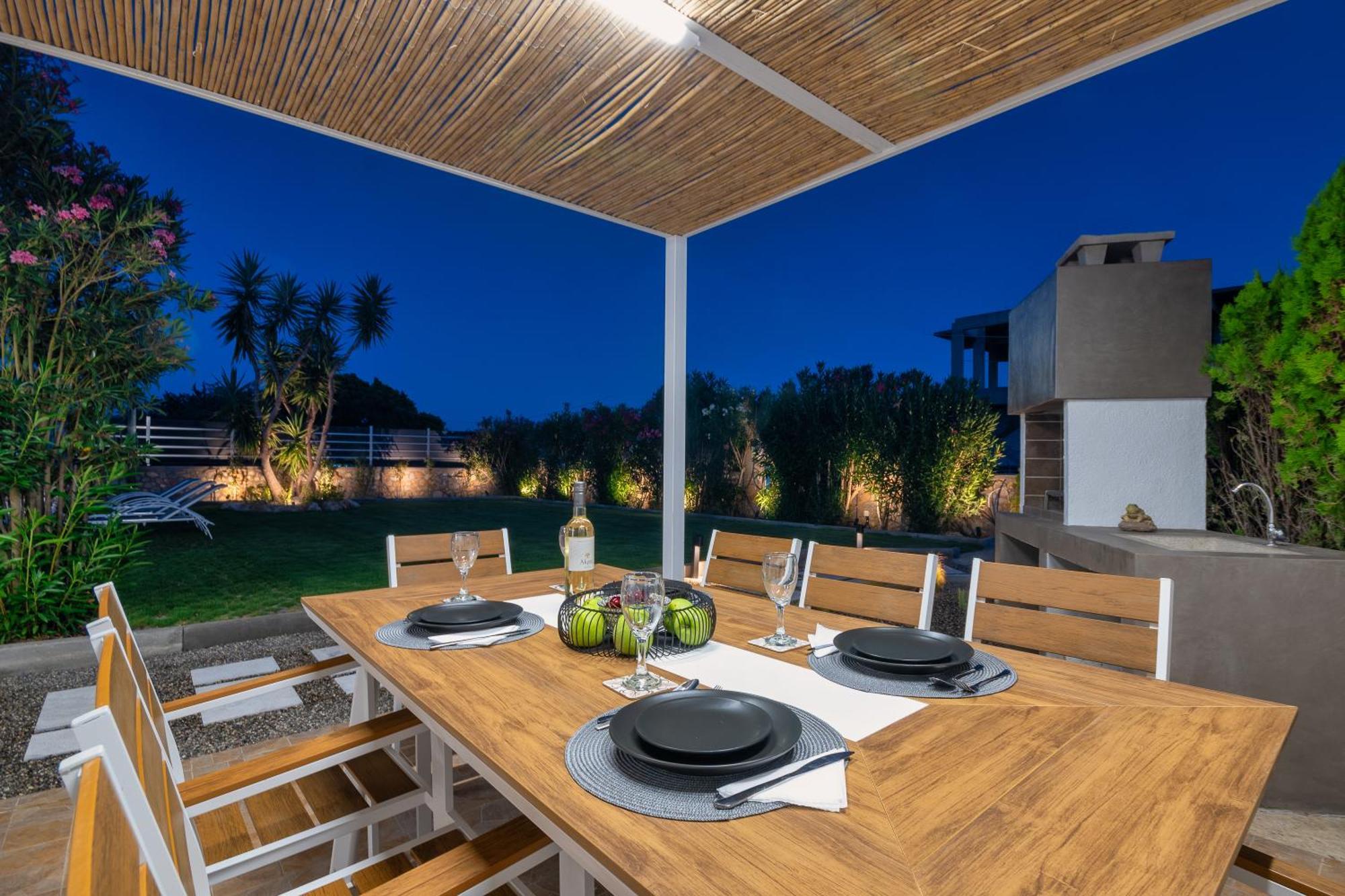 Villa Mariani II - In Lothiarika, Newly Renovated June 2024, Private Pool, Lindos 10 Min, Beach 120M Лардос Екстериор снимка