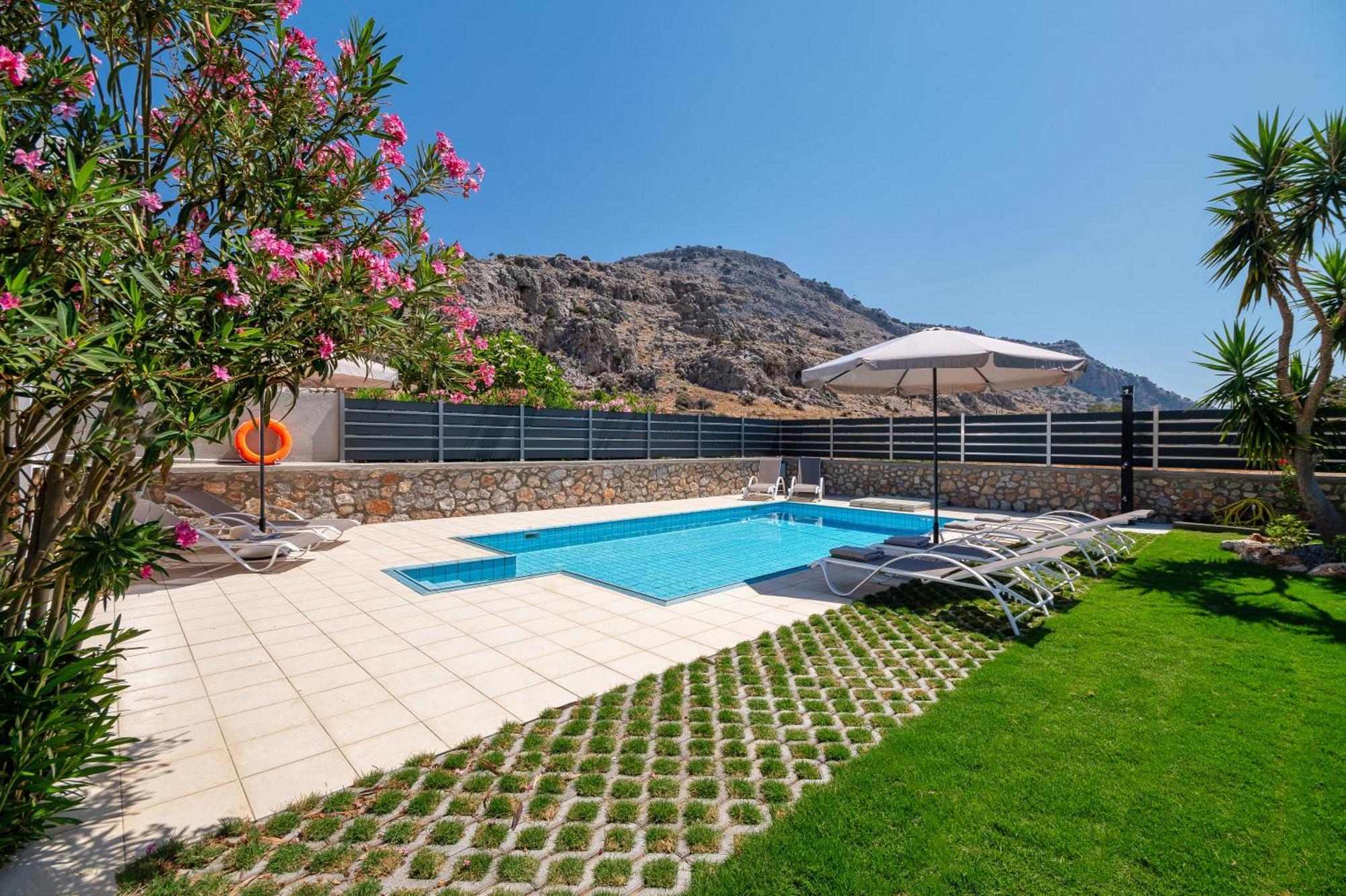 Villa Mariani II - In Lothiarika, Newly Renovated June 2024, Private Pool, Lindos 10 Min, Beach 120M Лардос Екстериор снимка