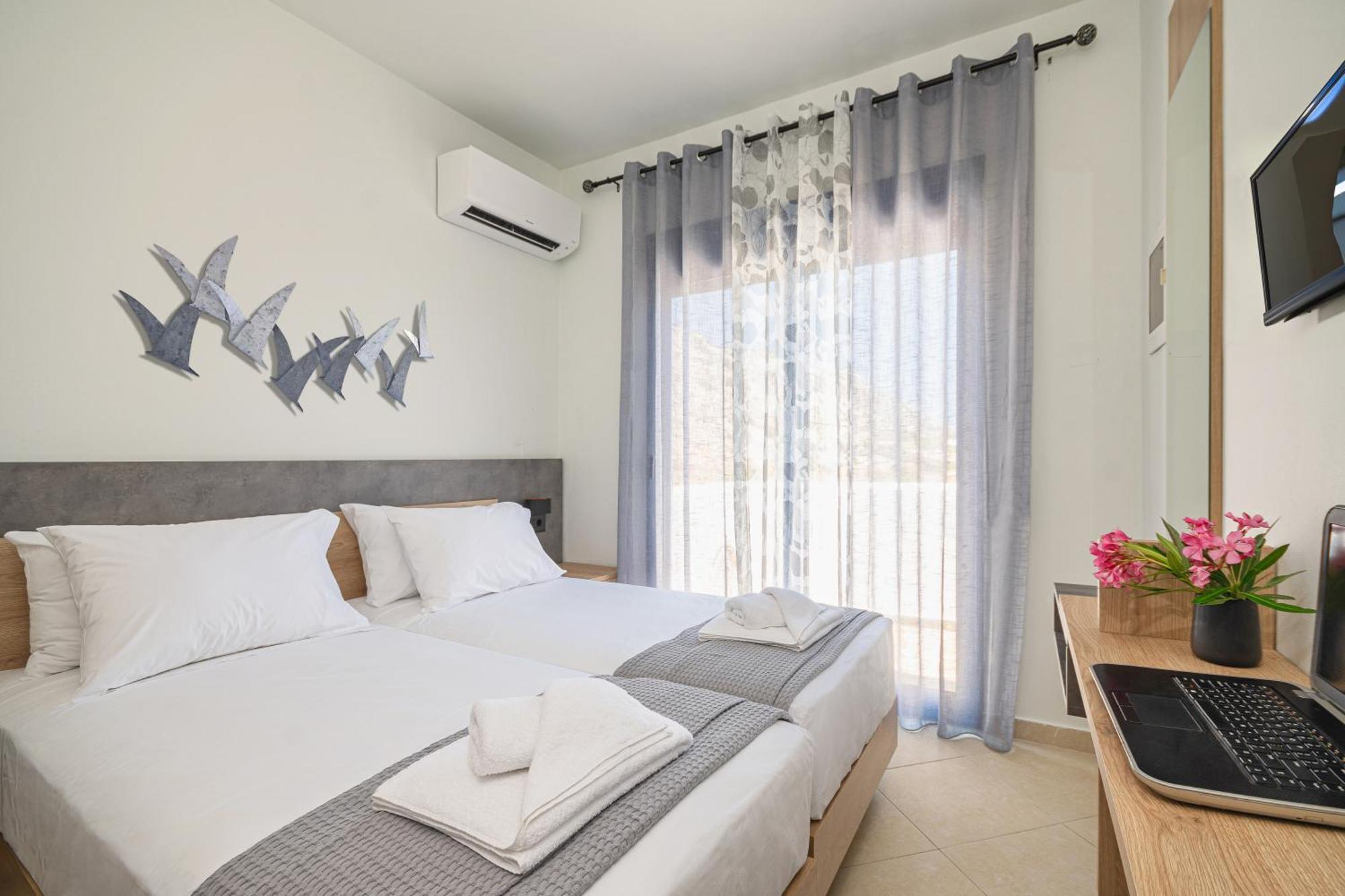 Villa Mariani II - In Lothiarika, Newly Renovated June 2024, Private Pool, Lindos 10 Min, Beach 120M Лардос Екстериор снимка